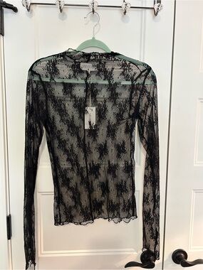 NWT Veveret Black Sheer Lace Long-Sleeve Top